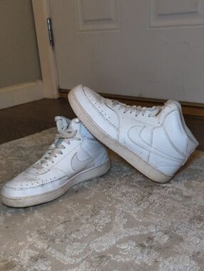 White High-Top Nike Leather Sneakers - Classic Casual Style 9.5 M9